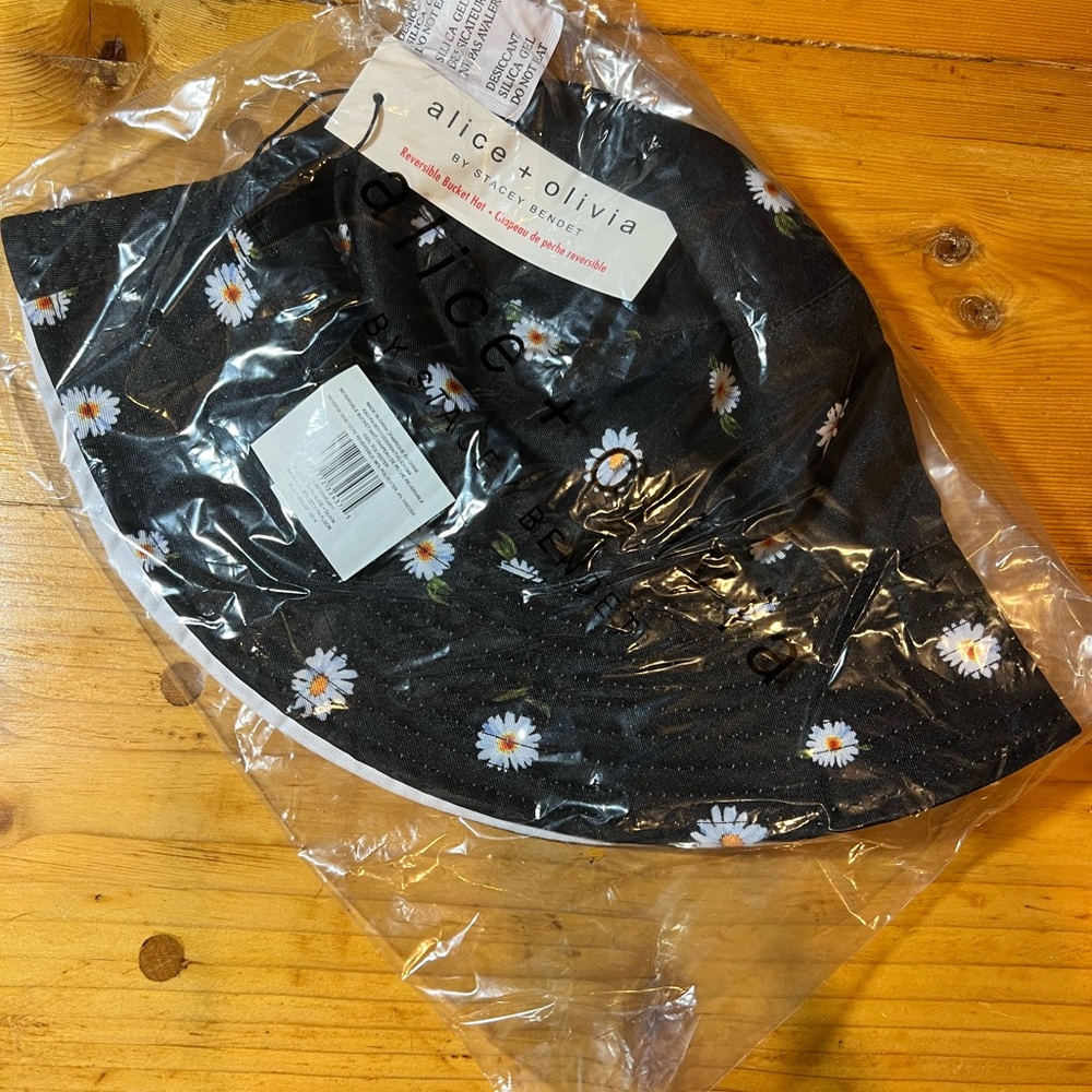 Alice and Olivia daisy bucket hat